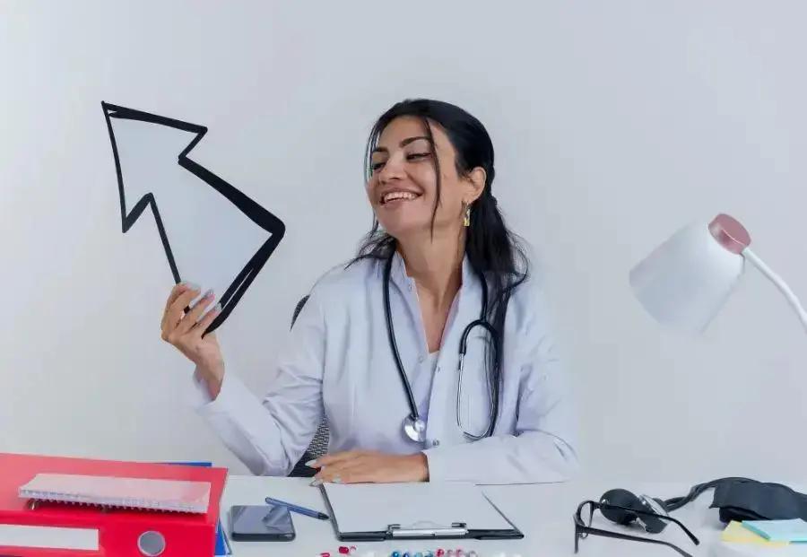 Consultório cheio com anúncios: estratégias que realmente atraem pacientes